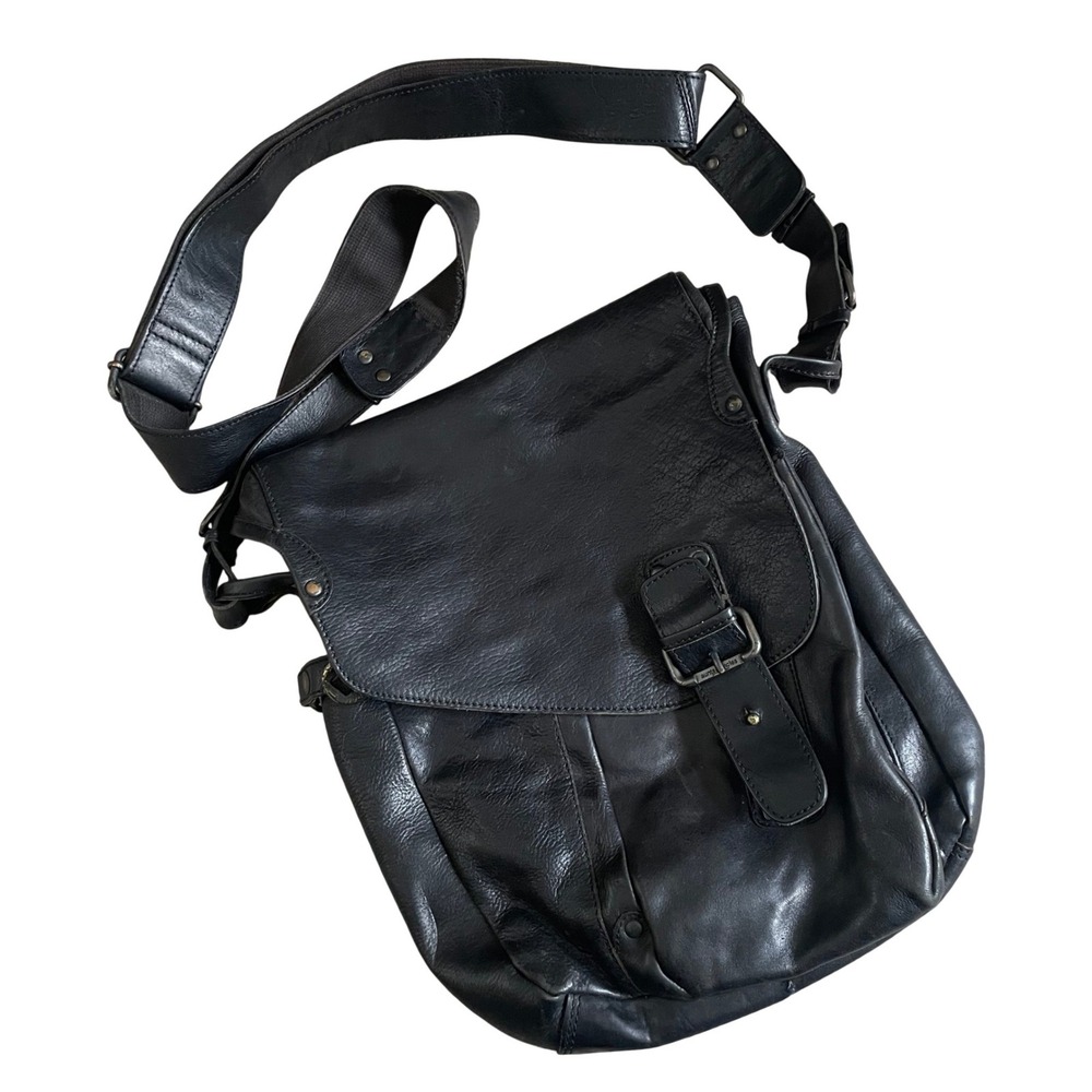 Aunts & Uncles Black Leather Crossbody Bag *FLAWED READ